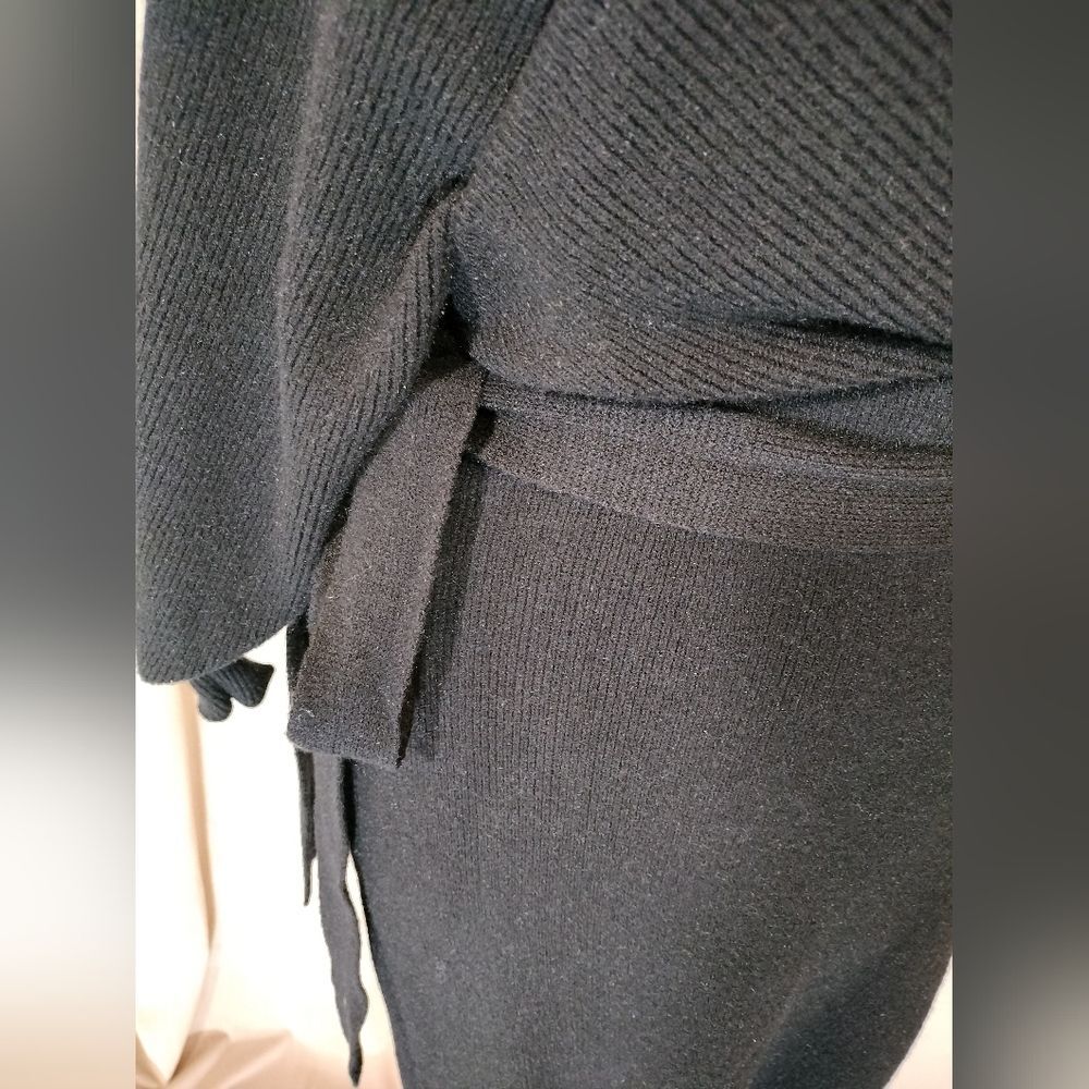 Simply Couture Black Ribbed Knit Dolman Sleeve Dress w/Self Belt. Size XL - Picture 3 of 9